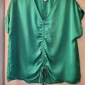 Top, green silky, medium